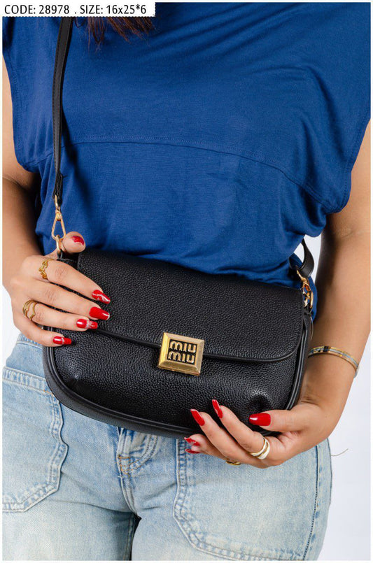 شنطة ماركة miu miu