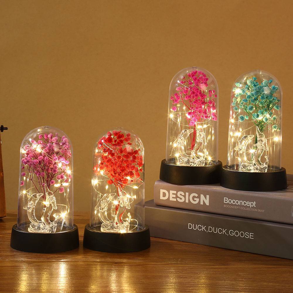 انتيكة دلافين الحب