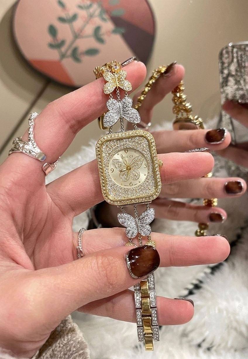 ساعة نسائية مرصعه بفصوص زركون&nbsp;