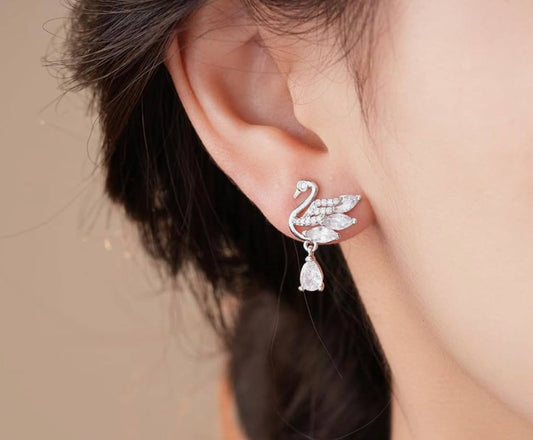 حلق Swarovski