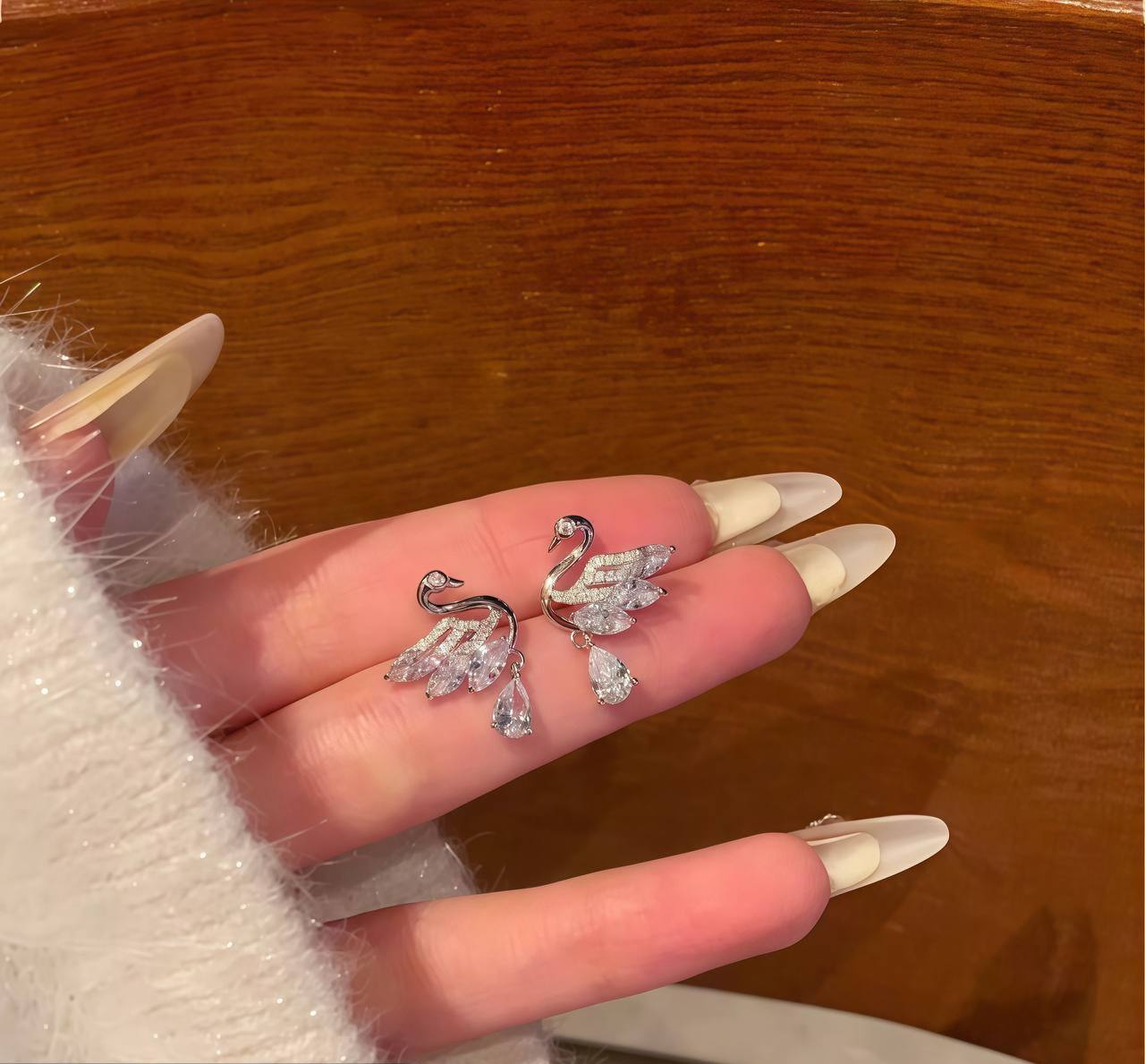 حلق Swarovski