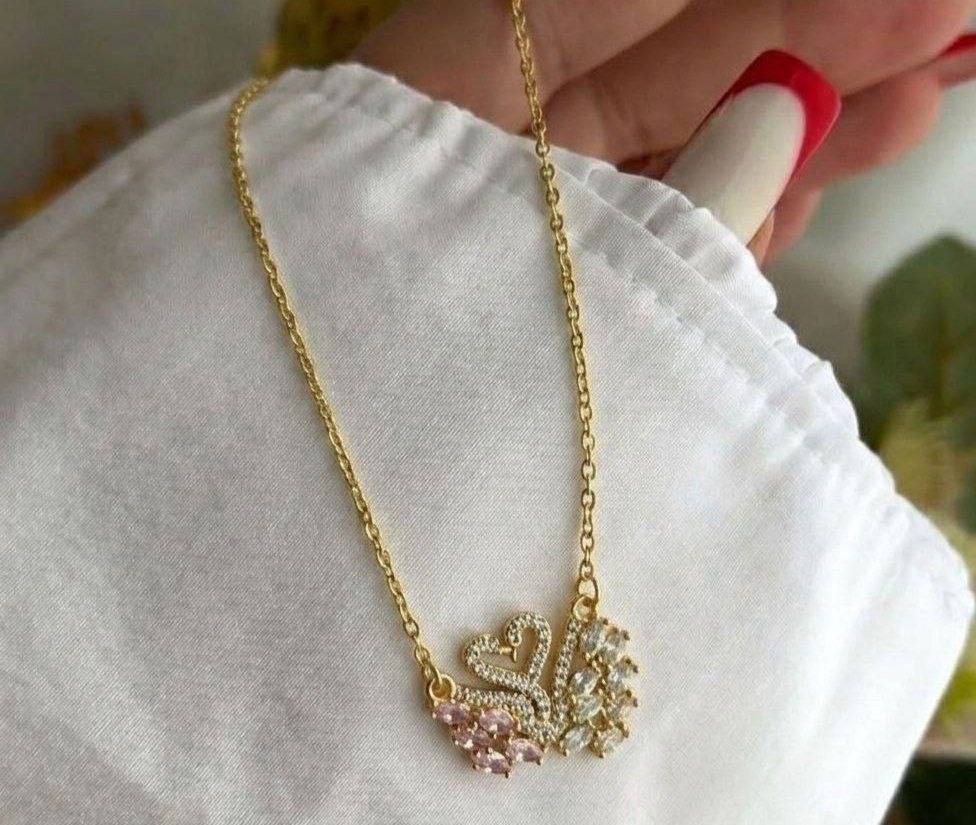 سلسلة Swan Love بينك