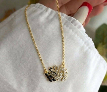 سلسلة Swan Love أسود